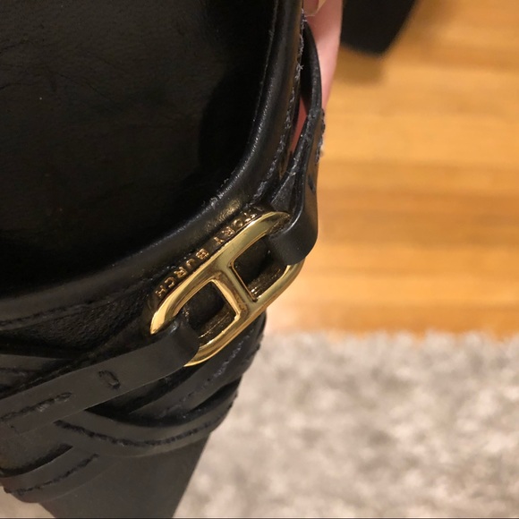 Tory Burch Black Leather Pointed Toe Pump 9 - Picture 3 of 8